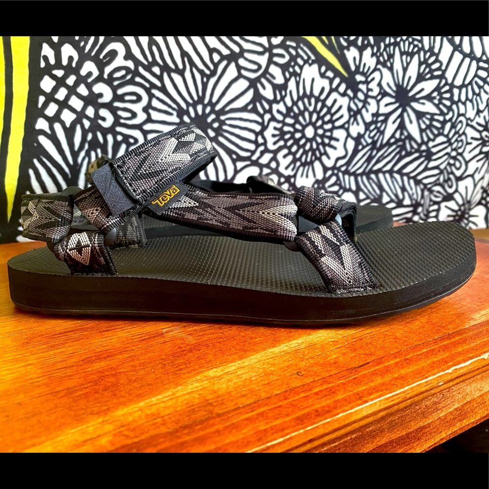 Teva Size 8